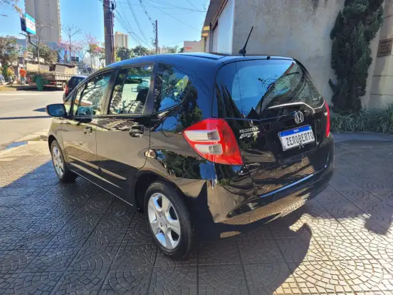 HONDA-FIT-2010