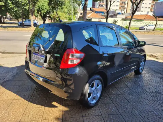 HONDA-FIT-2010