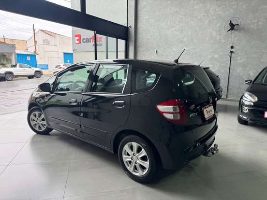 HONDA-FIT-2013