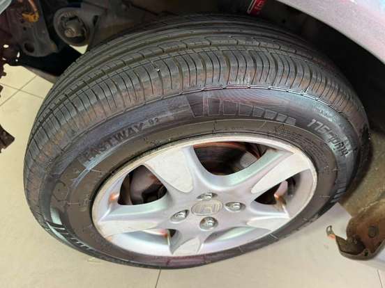 HONDA-FIT-2006