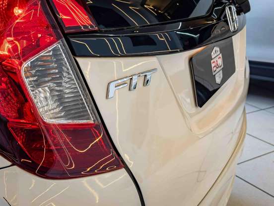 HONDA-FIT-2015