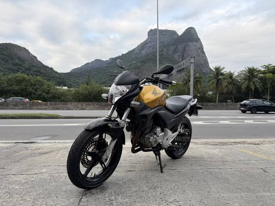 HONDA CB 300R 