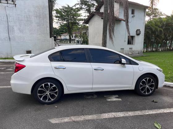 HONDA CIVIC 1.8 LXS 16V FLEX 4P AUTOMÁTICO