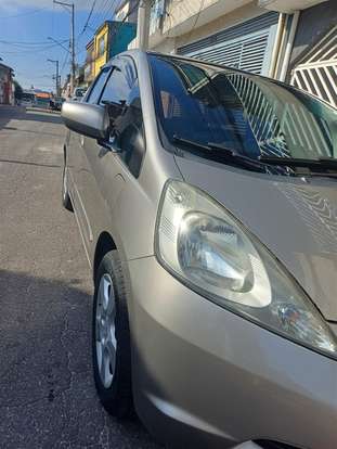 HONDA-FIT-2009