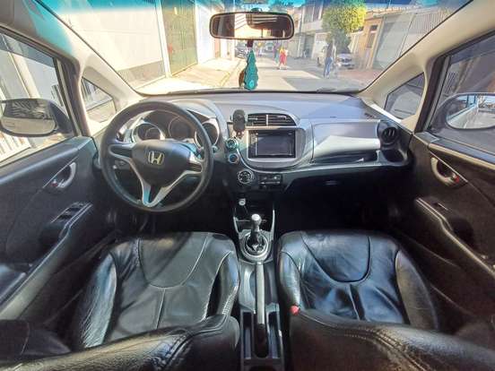 HONDA-FIT-2009
