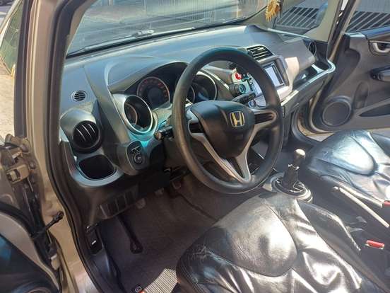 HONDA-FIT-2009