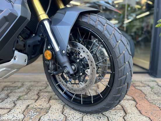 HONDA-X-ADV-2024
