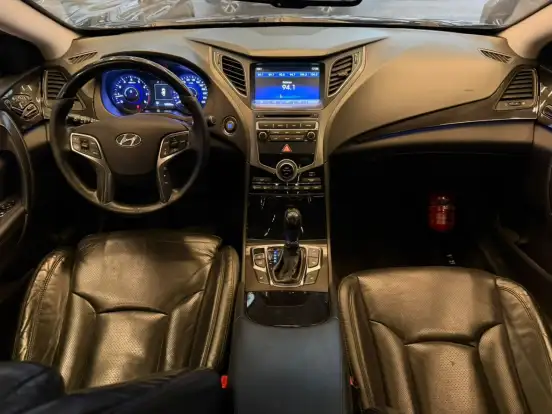 HYUNDAI-AZERA-2017