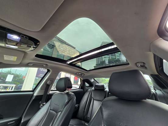 HYUNDAI-AZERA-2015