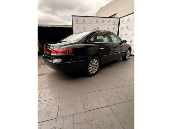 HYUNDAI-AZERA-2008