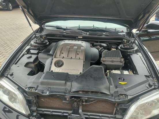HYUNDAI-CENTENNIAL-2000