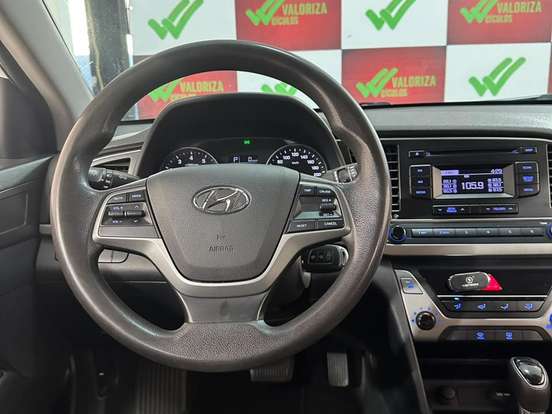 HYUNDAI-ELANTRA-2.0 16V FLEX 4P AUTOMÁTICO HYUNDAI-ELANTRA-2016
