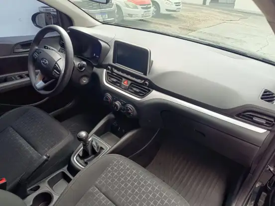 HYUNDAI-HB20-2023