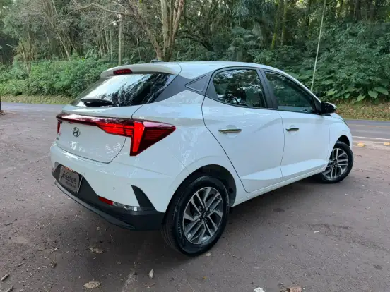 HYUNDAI-HB20-2023