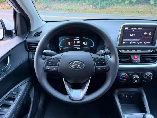 HYUNDAI-HB20-2023