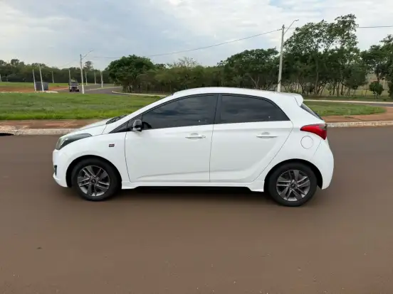 HYUNDAI-HB20-1.0 SPICY 12V FLEX 4P MANUAL HYUNDAI-HB20-2015