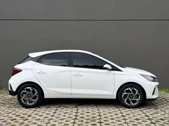 HYUNDAI-HB20-2023