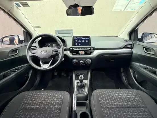 HYUNDAI-HB20-2023