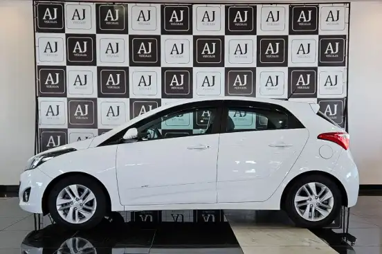 HYUNDAI-HB20-2013