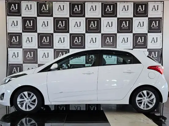 HYUNDAI-HB20-1.6 PREMIUM 16V FLEX 4P AUTOMÁTICO HYUNDAI-HB20-2013
