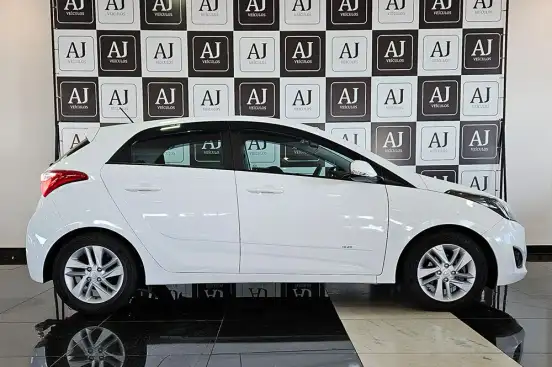 HYUNDAI-HB20-2013