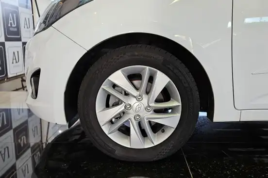 HYUNDAI-HB20-2013