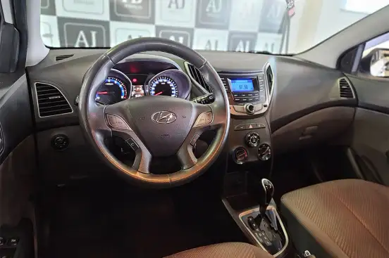 HYUNDAI-HB20-2013