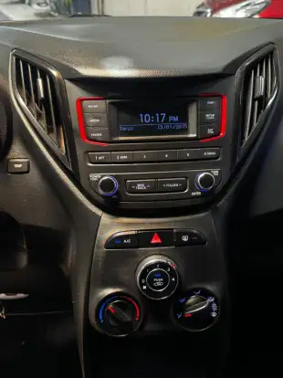 HYUNDAI-HB20-2016