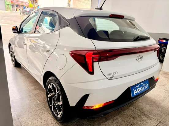 HYUNDAI-HB20-2023