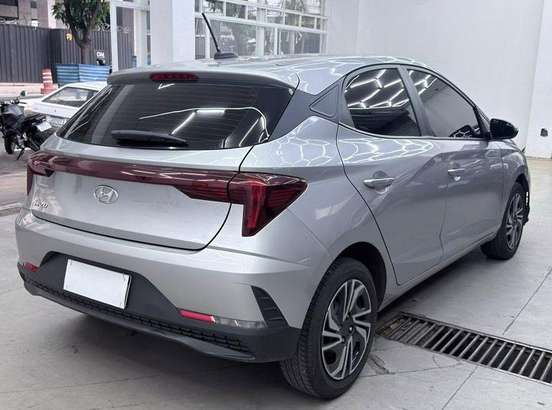 HYUNDAI-HB20-2023