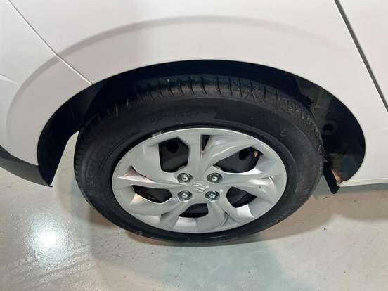 HYUNDAI-HB20-1.0 12V FLEX COMFORT PLUS MANUAL HYUNDAI-HB20-2024