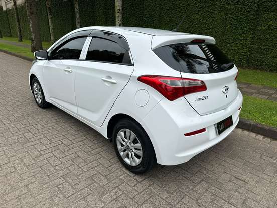 HYUNDAI-HB20-2015