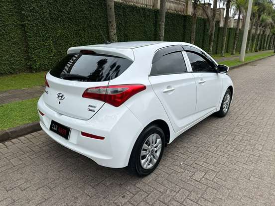 HYUNDAI-HB20-2015