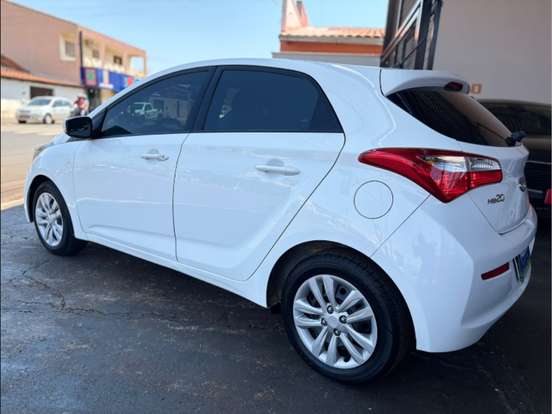 HYUNDAI-HB20-1.0 COMFORT 12V FLEX 4P MANUAL HYUNDAI-HB20-2015