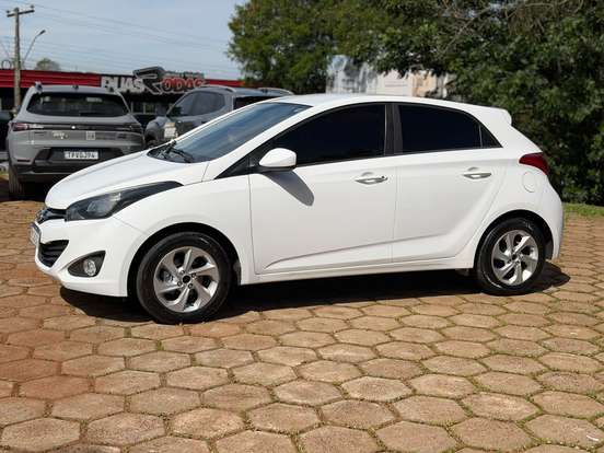 HYUNDAI-HB20-2013
