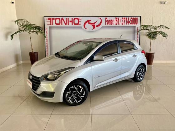 HYUNDAI HB20 1.0 COMFORT PLUS 12V TURBO FLEX 4P MANUAL