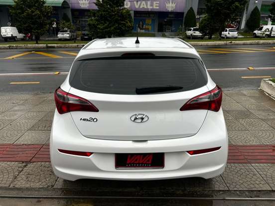 HYUNDAI-HB20-2015