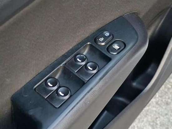 HYUNDAI-HB20-1.0 COMFORT STYLE 12V FLEX 4P MANUAL HYUNDAI-HB20-2015