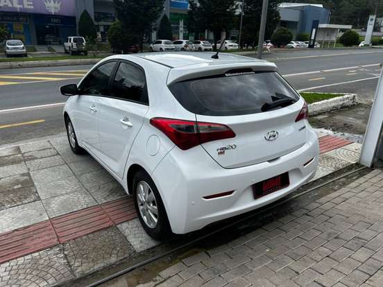 HYUNDAI-HB20-1.6 COMFORT PLUS 16V FLEX 4P MANUAL HYUNDAI-HB20-2015