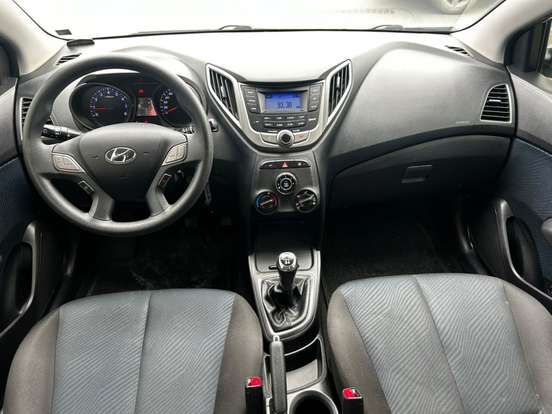 HYUNDAI-HB20-1.6 COMFORT PLUS 16V FLEX 4P MANUAL HYUNDAI-HB20-2015