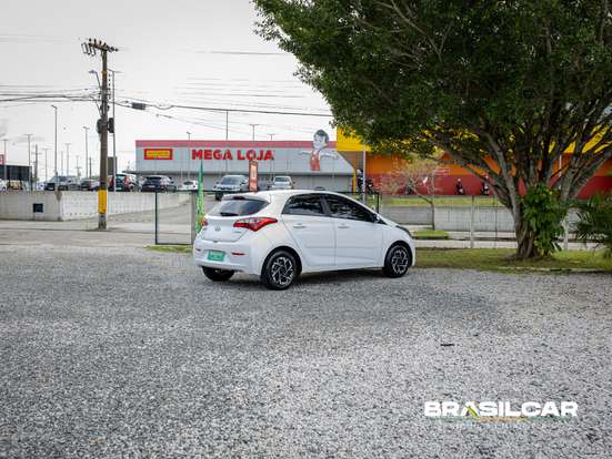 HYUNDAI-HB20-2013