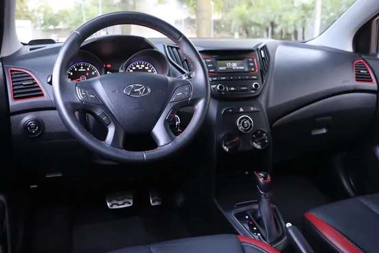 HYUNDAI-HB20-1.6 R SPEC 16V FLEX 4P AUTOMÁTICO HYUNDAI-HB20-2017