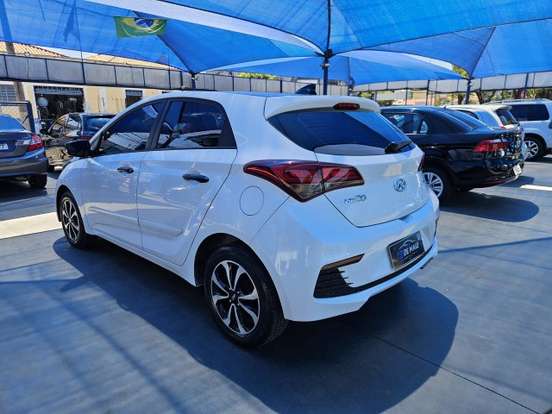 HYUNDAI-HB20-2016