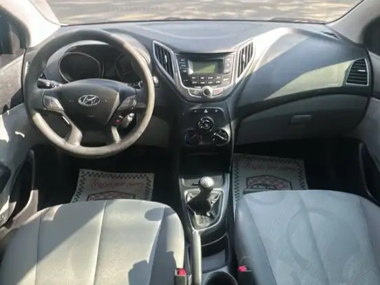 HYUNDAI-HB20S-1.0 COMFORT PLUS 12V FLEX 4P MANUAL HYUNDAI-HB20S-2015