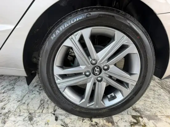 HYUNDAI-HB20S-2024