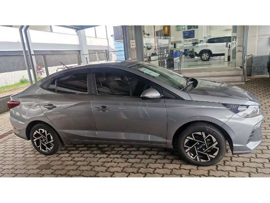 HYUNDAI-HB20S-2024