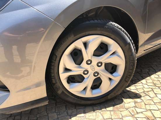 HYUNDAI-HB20S-2023