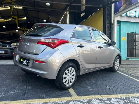 HYUNDAI-HB20S-2017