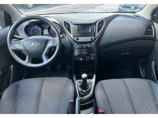 HYUNDAI-HB20S-2017
