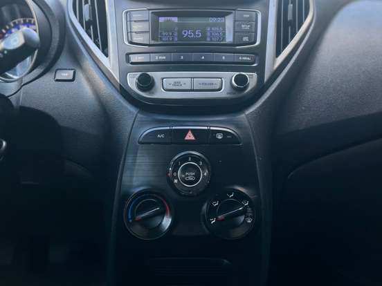 HYUNDAI-HB20S-2017
